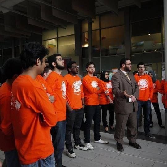 صورة توثيقية للدكتور خالد عبد الحميد خلال رحلته الدعوية لخدمة الجاليات المسلمة في الغرب.